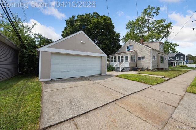 3690 Phillips Avenue, Berkley, MI 48072