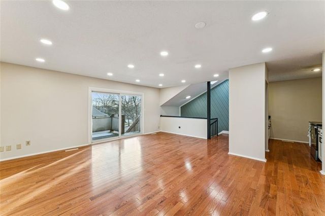 10902 Bradshaw Street, Overland Park, KS 66210