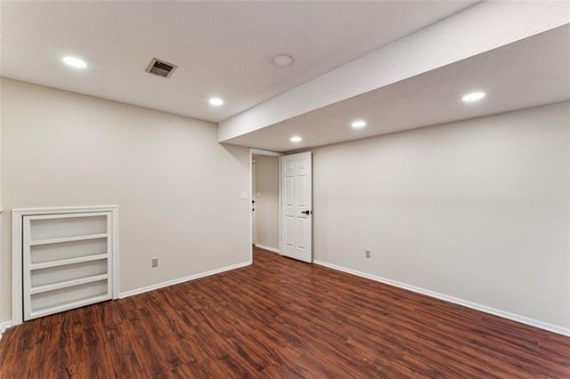 10902 Bradshaw Street, Overland Park, KS 66210