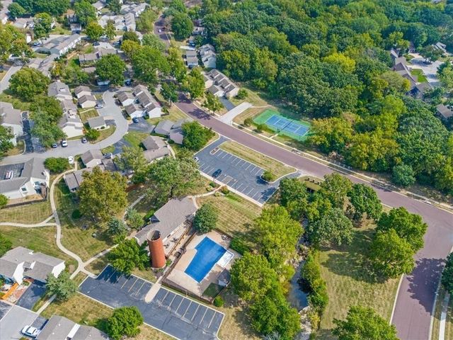 10902 Bradshaw Street, Overland Park, KS 66210