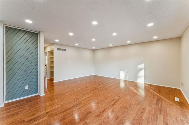 10902 Bradshaw Street, Overland Park, KS 66210