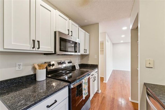 10902 Bradshaw Street, Overland Park, KS 66210