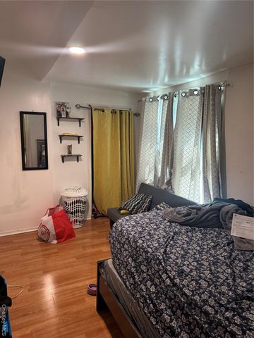 9413 116th Street, Richmond Hill, NY 11419