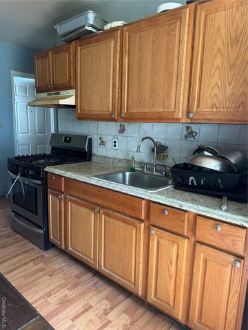 9413 116th Street, Richmond Hill, NY 11419