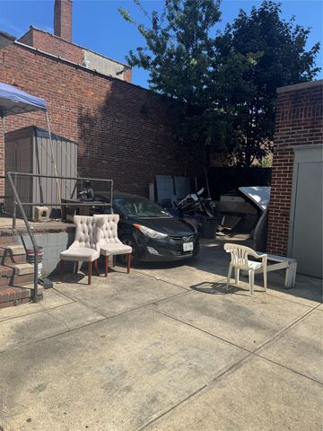 9413 116th Street, Richmond Hill, NY 11419