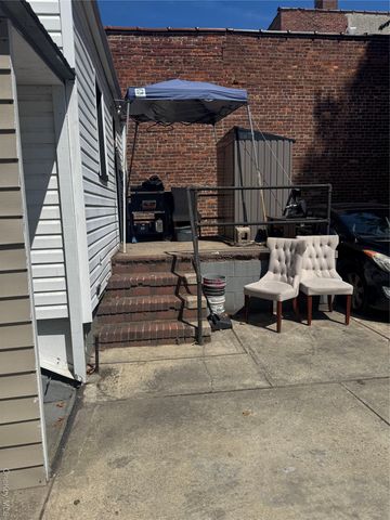 9413 116th Street, Richmond Hill, NY 11419