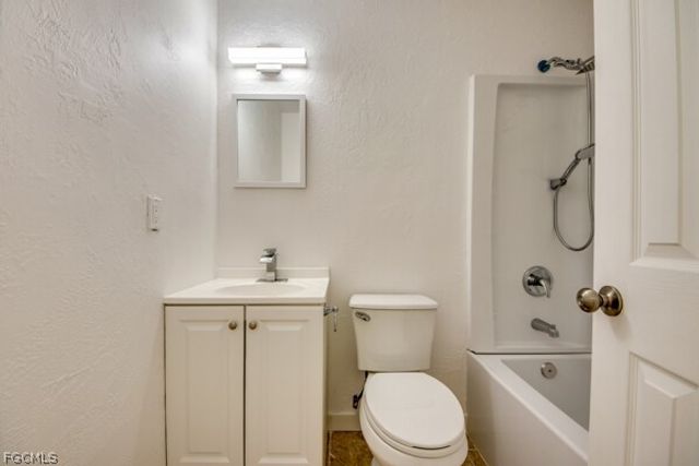 315 SE 22nd TER, Cape Coral, FL 33990