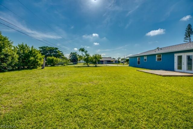 315 SE 22nd TER, Cape Coral, FL 33990