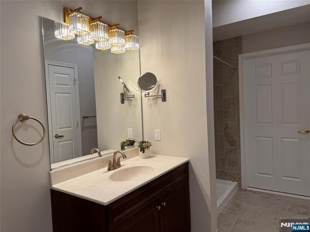 523 Bushes Lane 523, Elmwood Park, NJ 07407