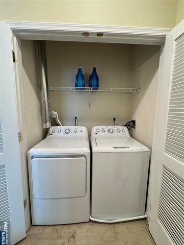 523 Bushes Lane 523, Elmwood Park, NJ 07407