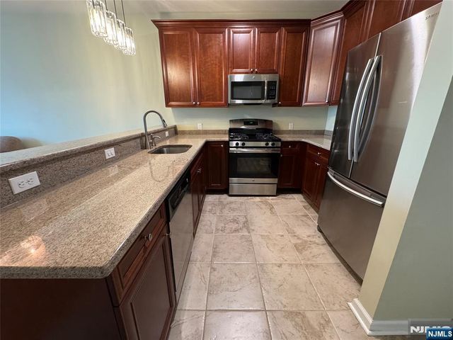 523 Bushes Lane 523, Elmwood Park, NJ 07407