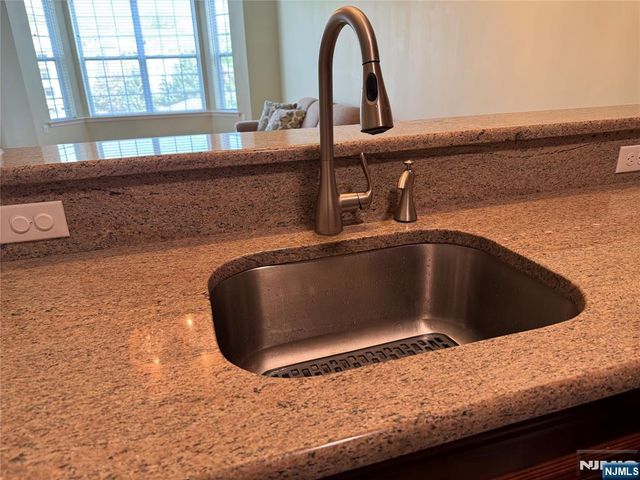 523 Bushes Lane 523, Elmwood Park, NJ 07407