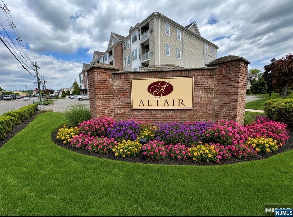 523 Bushes Lane 523, Elmwood Park, NJ 07407