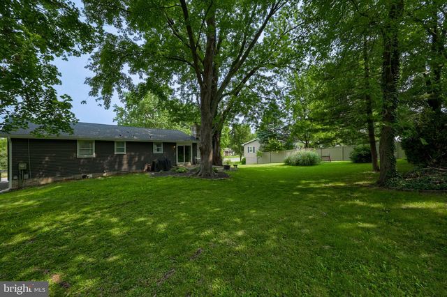 116 OXFORD DR, Lititz, PA 17543