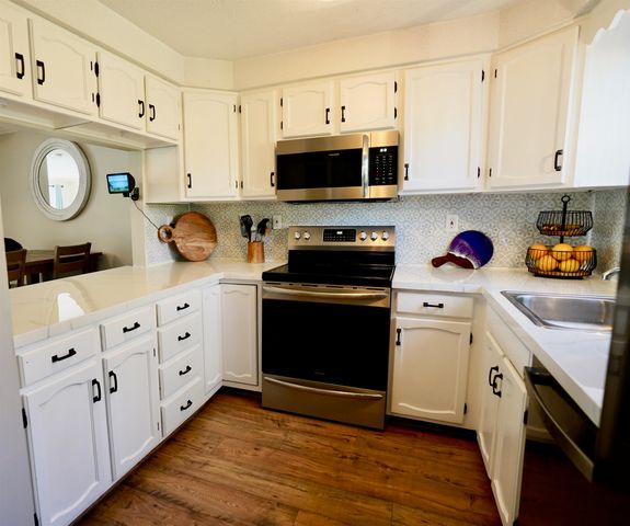 5 Boulder Way, Merrimack, NH 03054