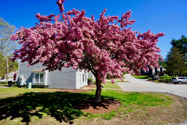 5 Boulder Way, Merrimack, NH 03054