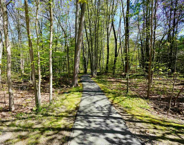 5 Boulder Way, Merrimack, NH 03054