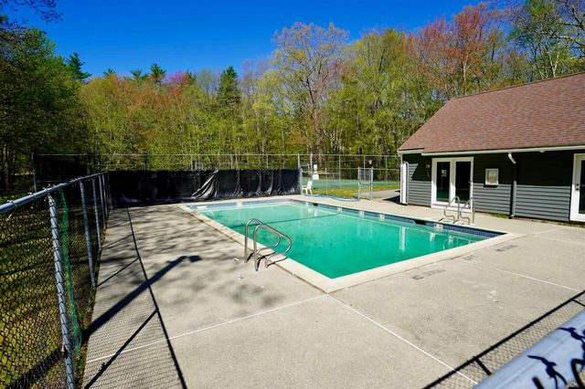 5 Boulder Way, Merrimack, NH 03054