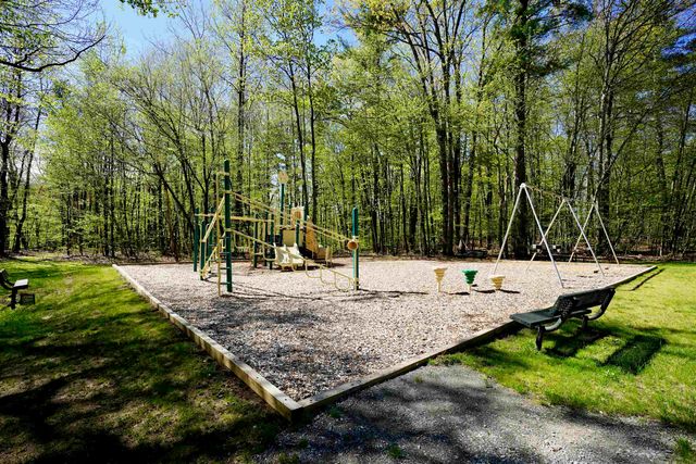5 Boulder Way, Merrimack, NH 03054