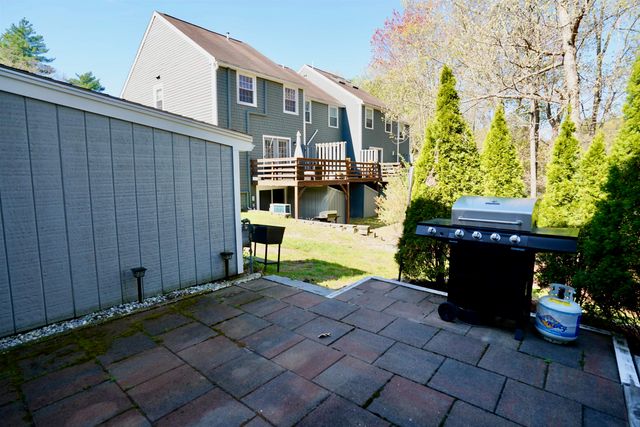 5 Boulder Way, Merrimack, NH 03054