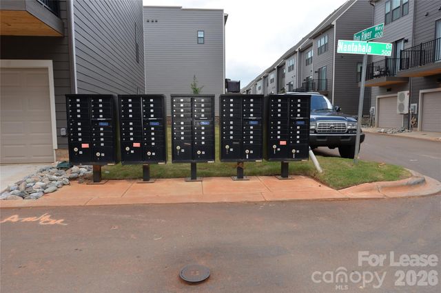 3724 Ellington Street, Charlotte, NC 28211