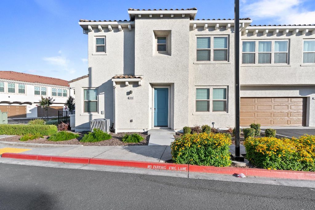 5301 E Commerce Way #23103, Sacramento, CA 95835