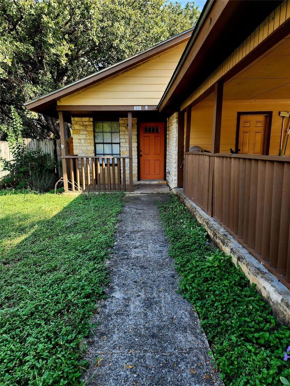 802 Kimberly ST B, Georgetown, TX 78628
