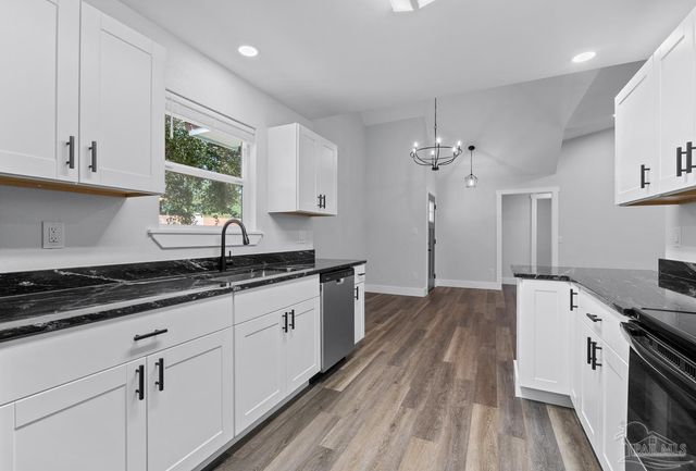 1238 Middlebrook Dr, Pensacola, FL 32506
