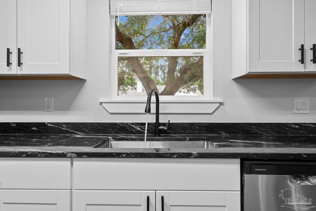 1238 Middlebrook Dr, Pensacola, FL 32506