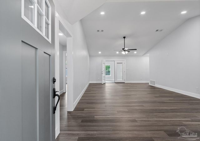 1238 Middlebrook Dr, Pensacola, FL 32506