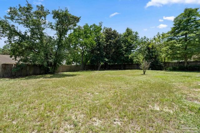 1238 Middlebrook Dr, Pensacola, FL 32506