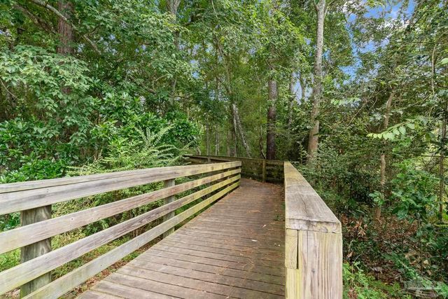 1238 Middlebrook Dr, Pensacola, FL 32506