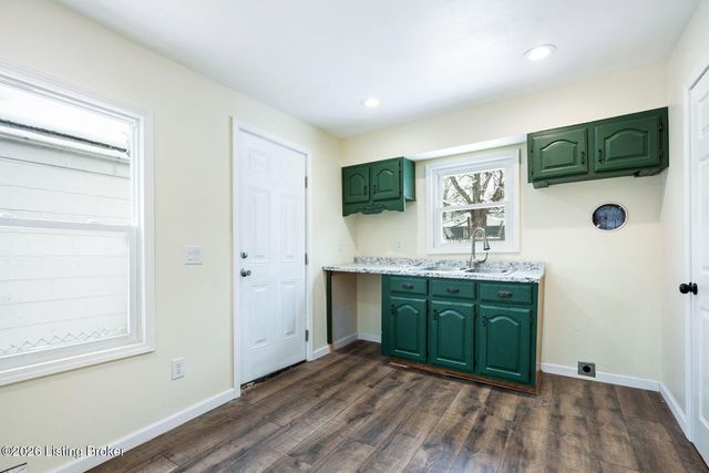 2642 Rowan St, Louisville, KY 40212