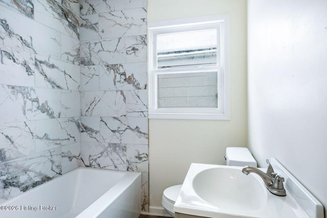 2642 Rowan St, Louisville, KY 40212