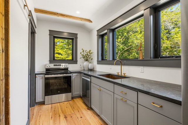 22 Pioneer Road, Rye, NH 03870