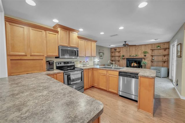 10311 COUNTY ROAD 117, Oxford, FL 34484