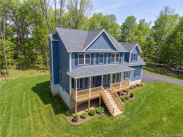 5 Harrier Ridge Drive, Wallkill, NY 12589