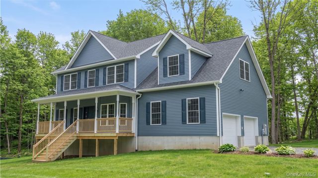 5 Harrier Ridge Drive, Wallkill, NY 12589