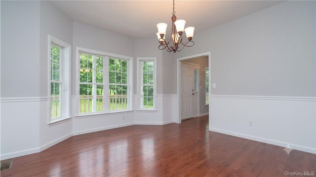 5 Harrier Ridge Drive, Wallkill, NY 12589