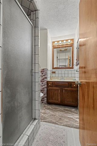 4959 Irwindale Drive, Waterford, MI 48328