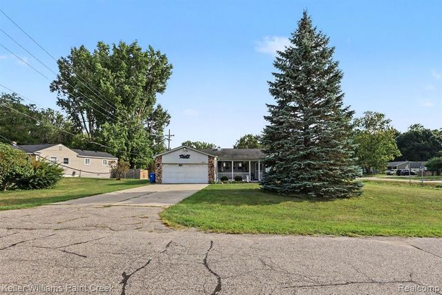 4959 Irwindale Drive, Waterford, MI 48328