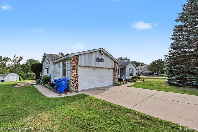 4959 Irwindale Drive, Waterford, MI 48328