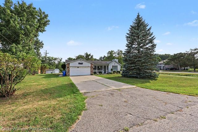 4959 Irwindale Drive, Waterford, MI 48328