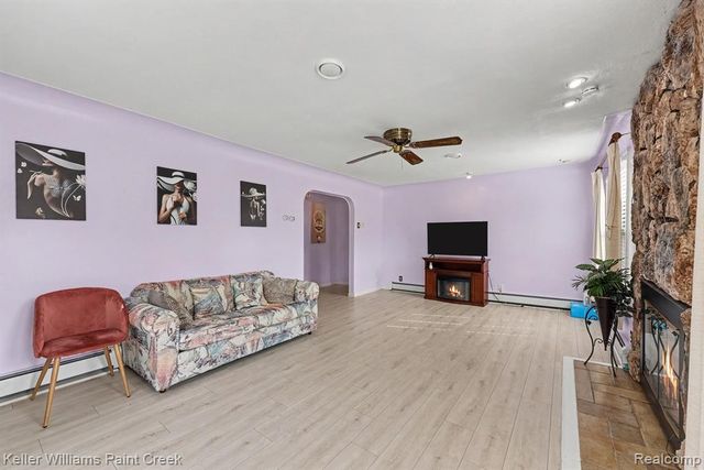 4959 Irwindale Drive, Waterford, MI 48328