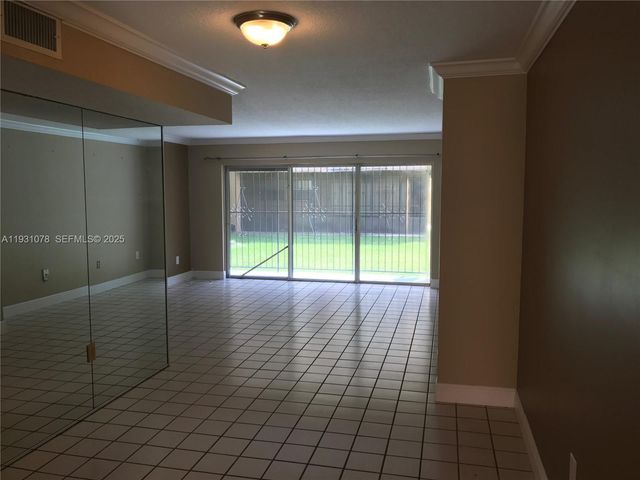 100 NW 87th Ave E102, Miami, FL 33172