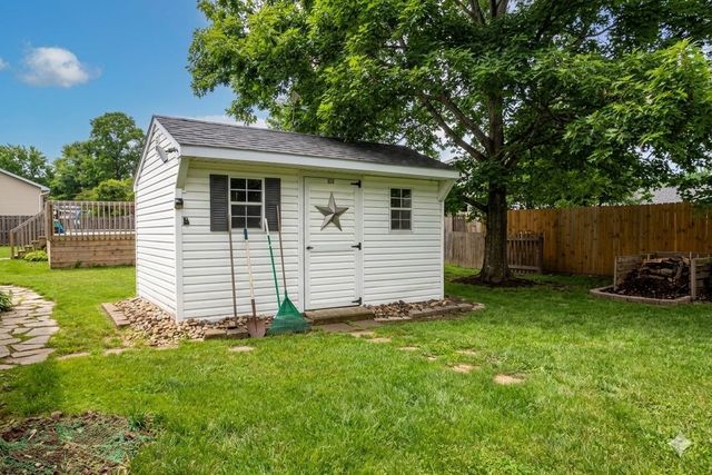 1042 Marina Drive, Hurricane, WV 25526