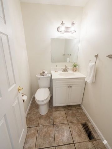 1042 Marina Drive, Hurricane, WV 25526