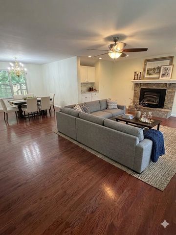 1042 Marina Drive, Hurricane, WV 25526