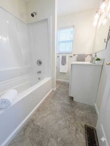 1042 Marina Drive, Hurricane, WV 25526