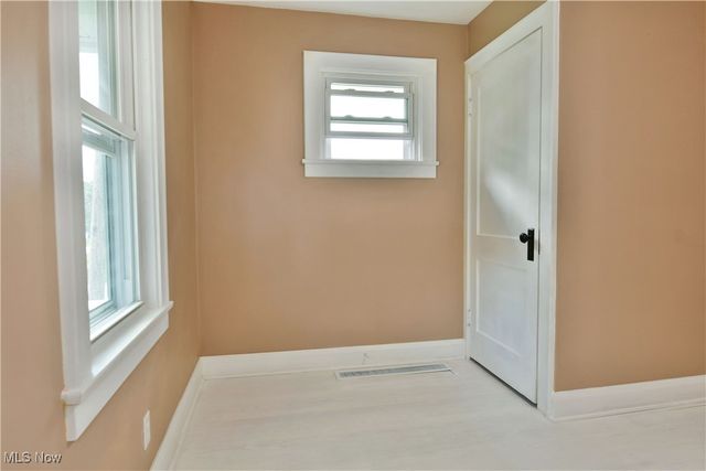 664 Tenney Avenue, Campbell, OH 44405